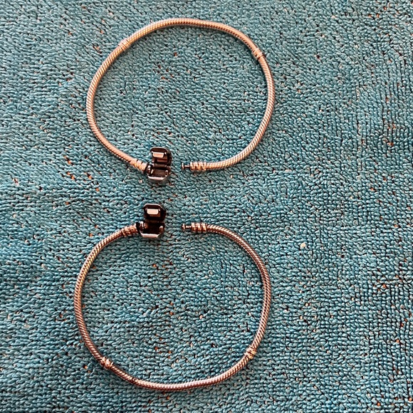 Pandora Moments Barrel Clasp Snake Chain Bracelet - Picture 2 of 6